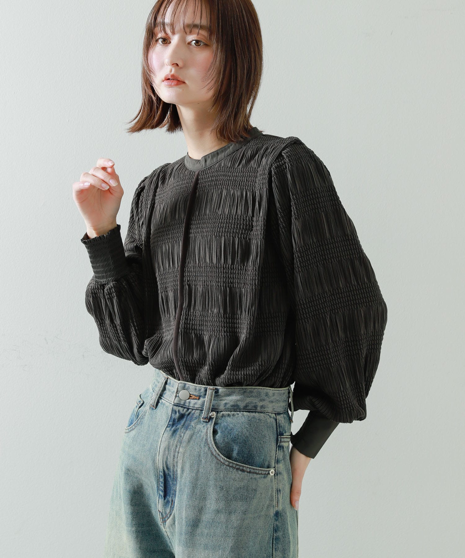 SENSE OF PLACE 台灣官方網站- 肩部打褶褶皺上衣Shoulder Tuck