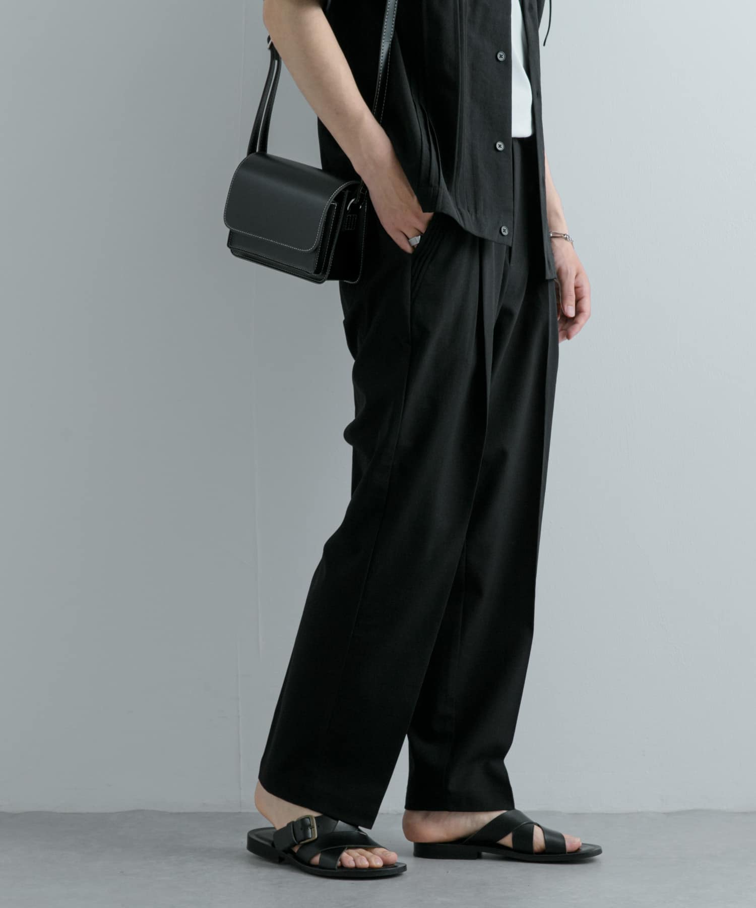 『UR TECH DRYLUXE』仿亞麻錐形褲