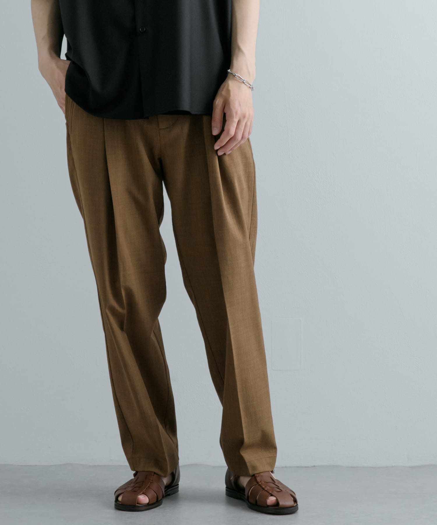 『UR TECH DRYLUXE』仿亞麻錐形褲