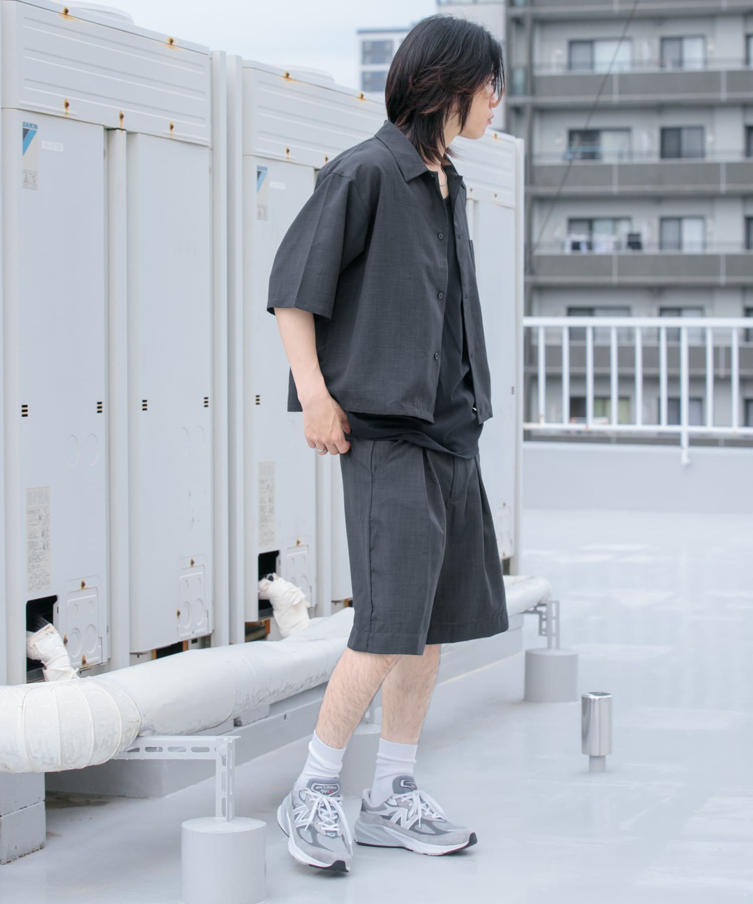 仿亞麻打褶短褲