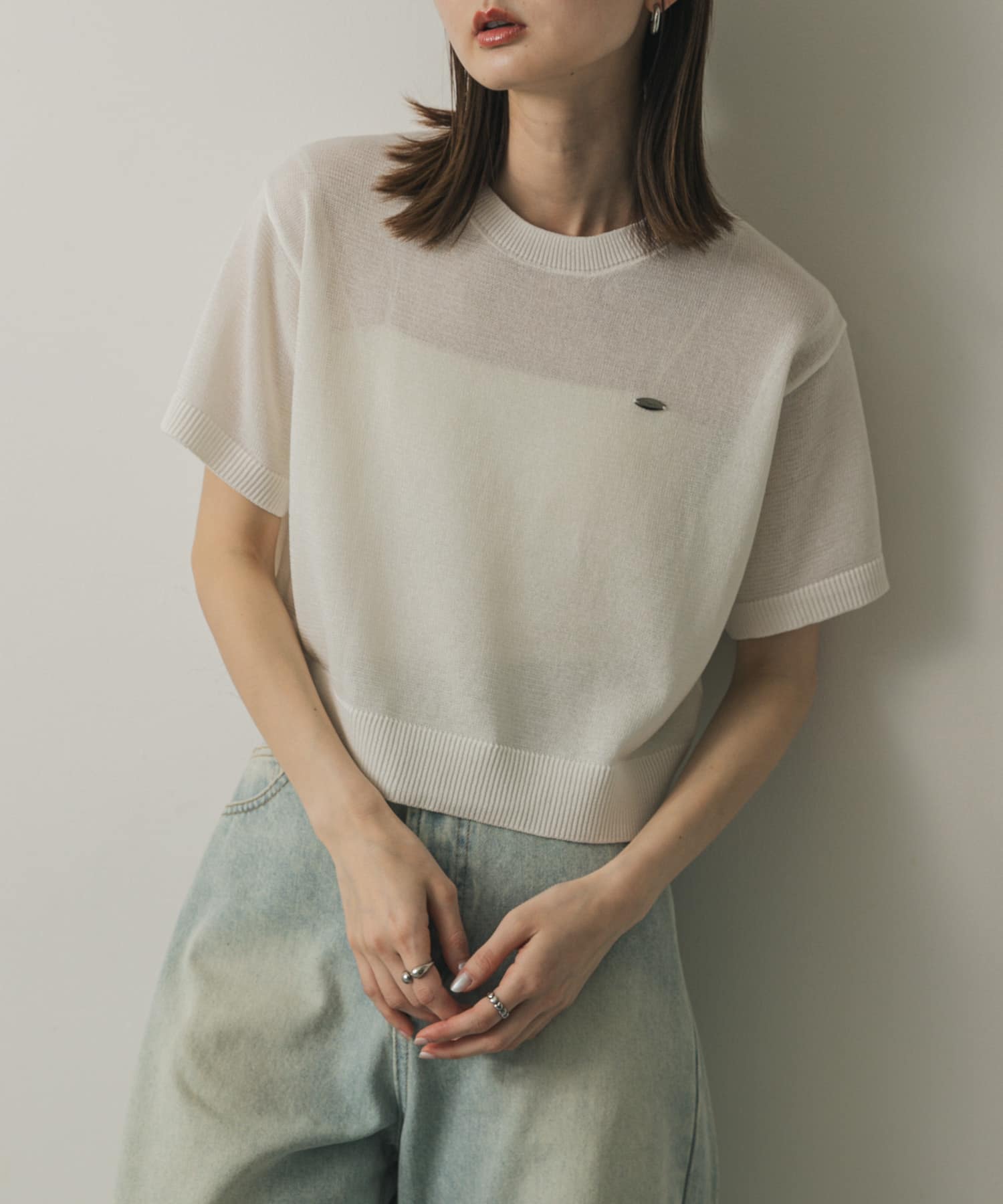 圓領短版針織上衣