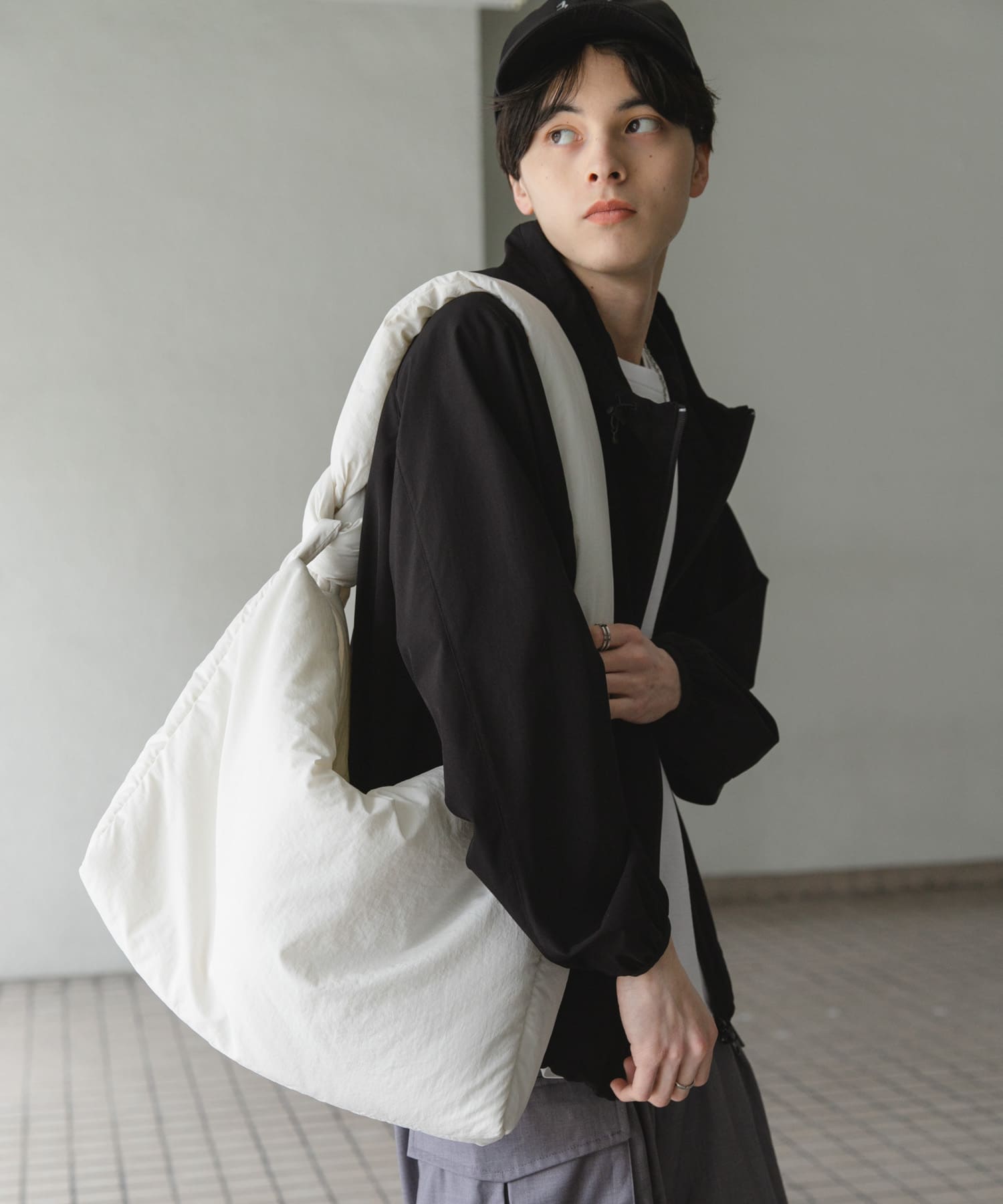 澎澎尼龍大容量肩背包