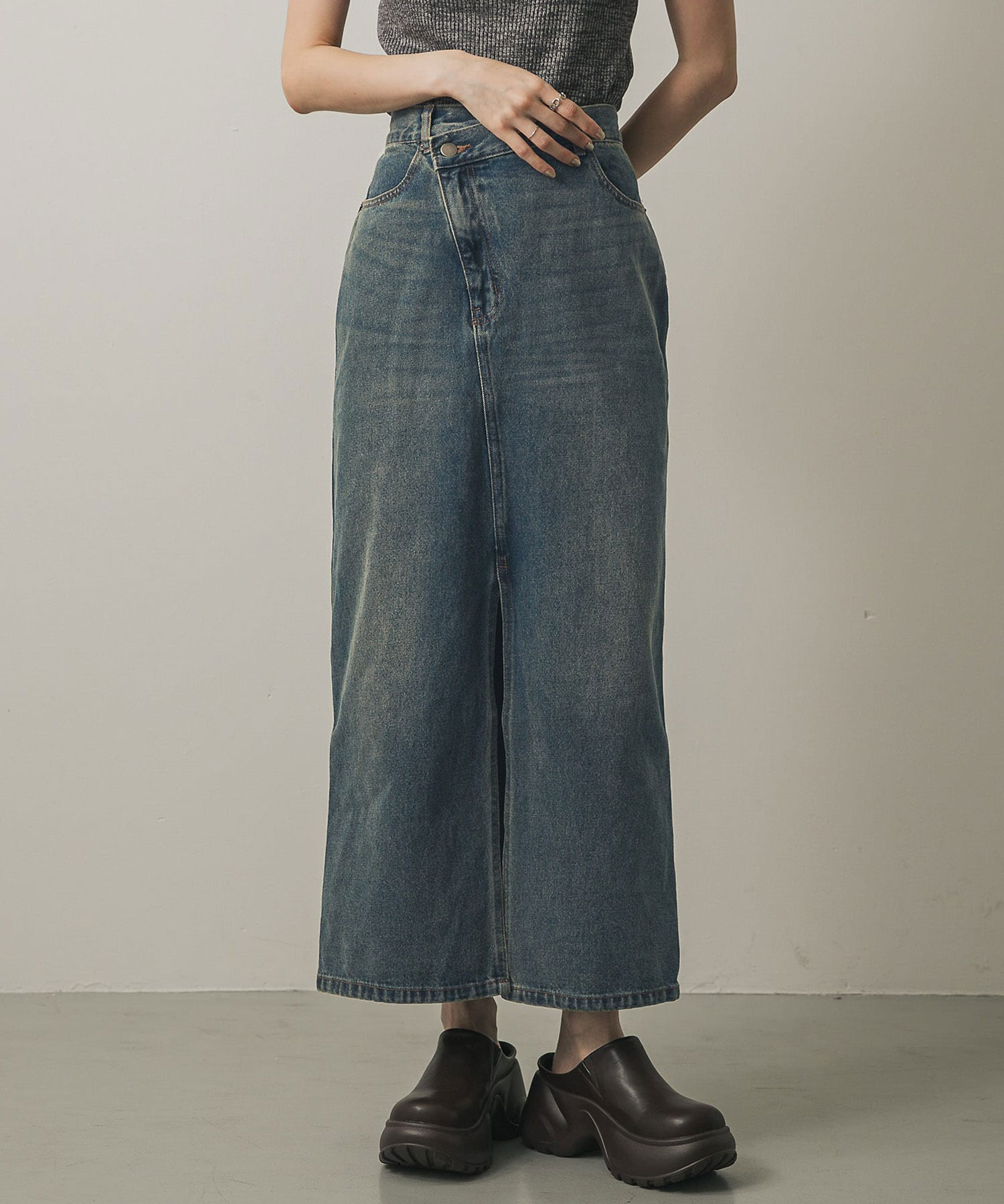 不對稱腰帶丹寧裙<br>Asymmetric Belt Denim Skirt