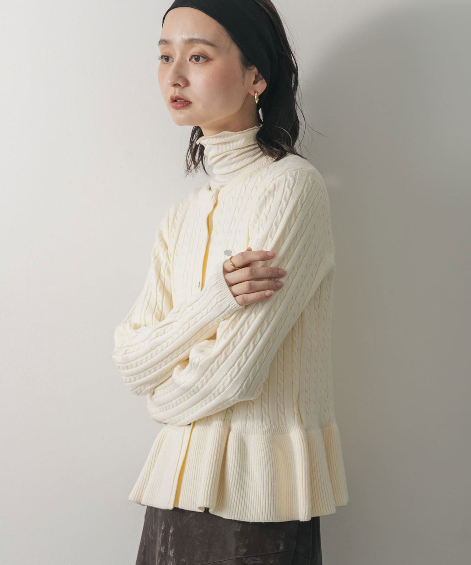 細織紋荷葉下擺毛衣