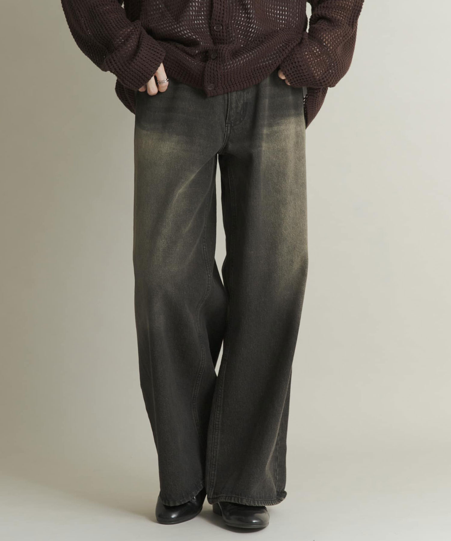 仿舊刷色寬版丹寧褲