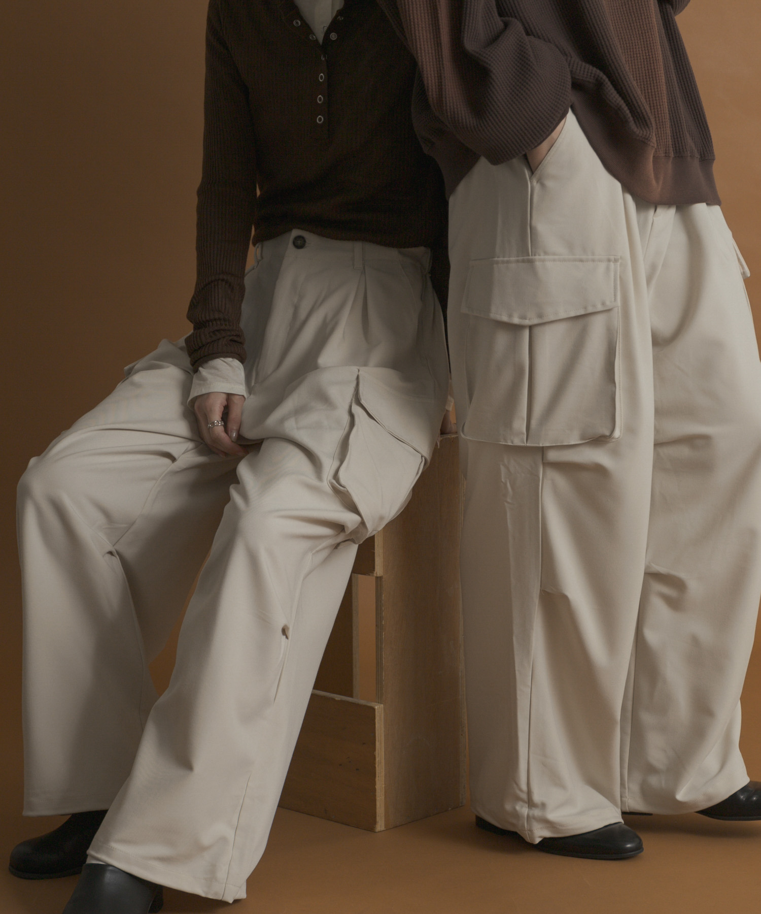 『UNISEX』<br>寬版降落傘工裝褲