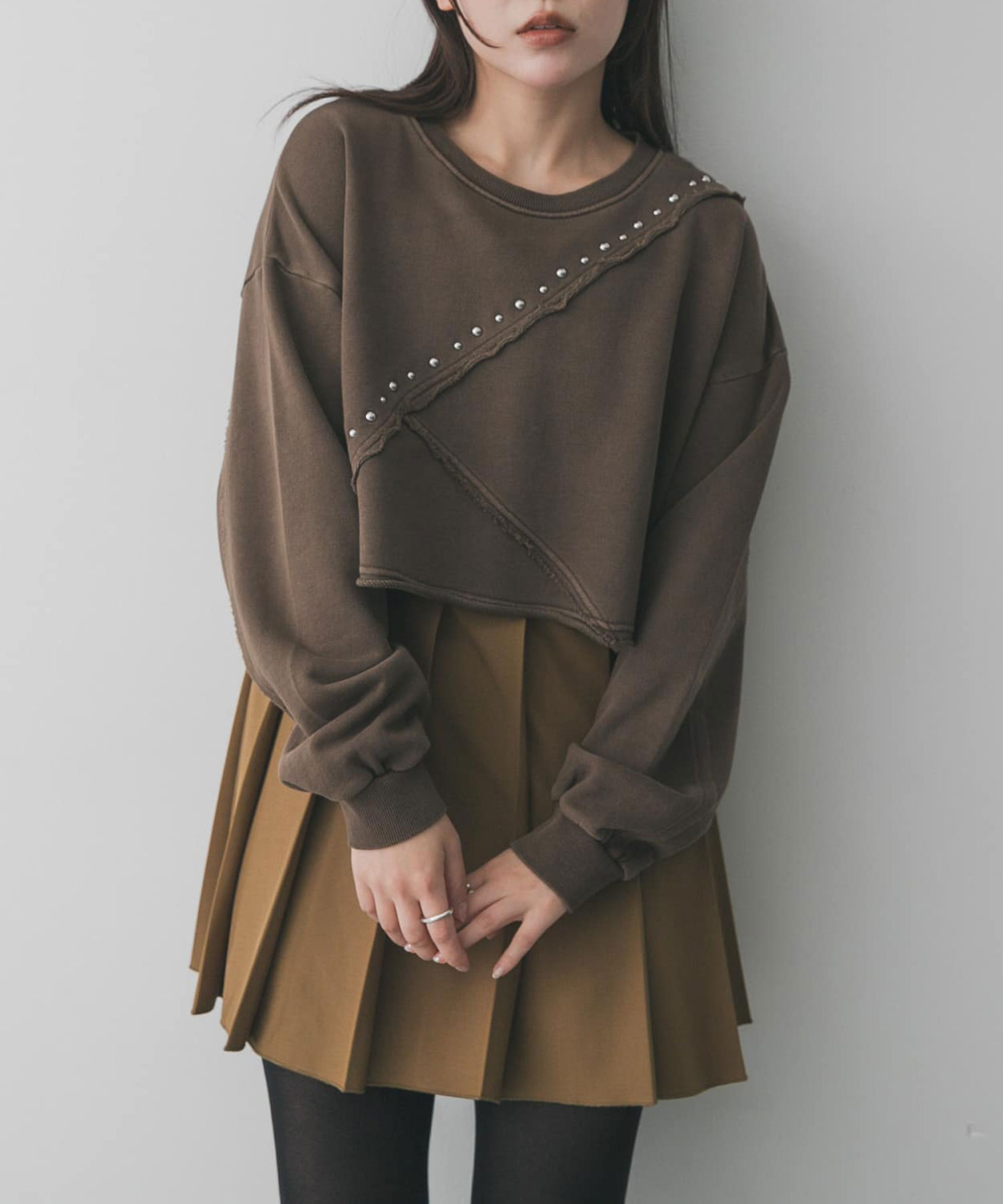 鉚釘仿舊質感上衣