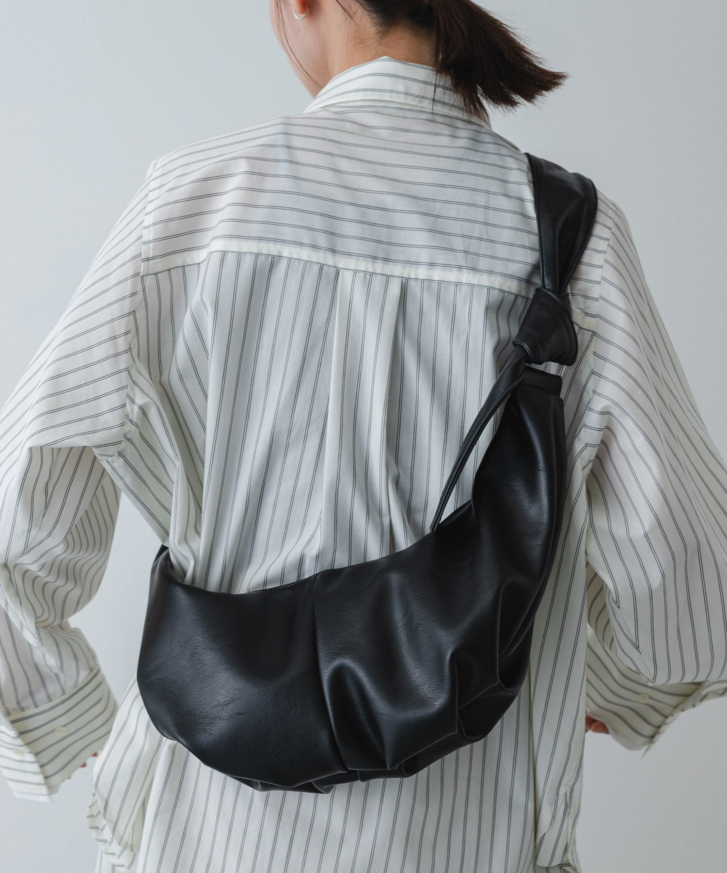 可頌造型肩背包